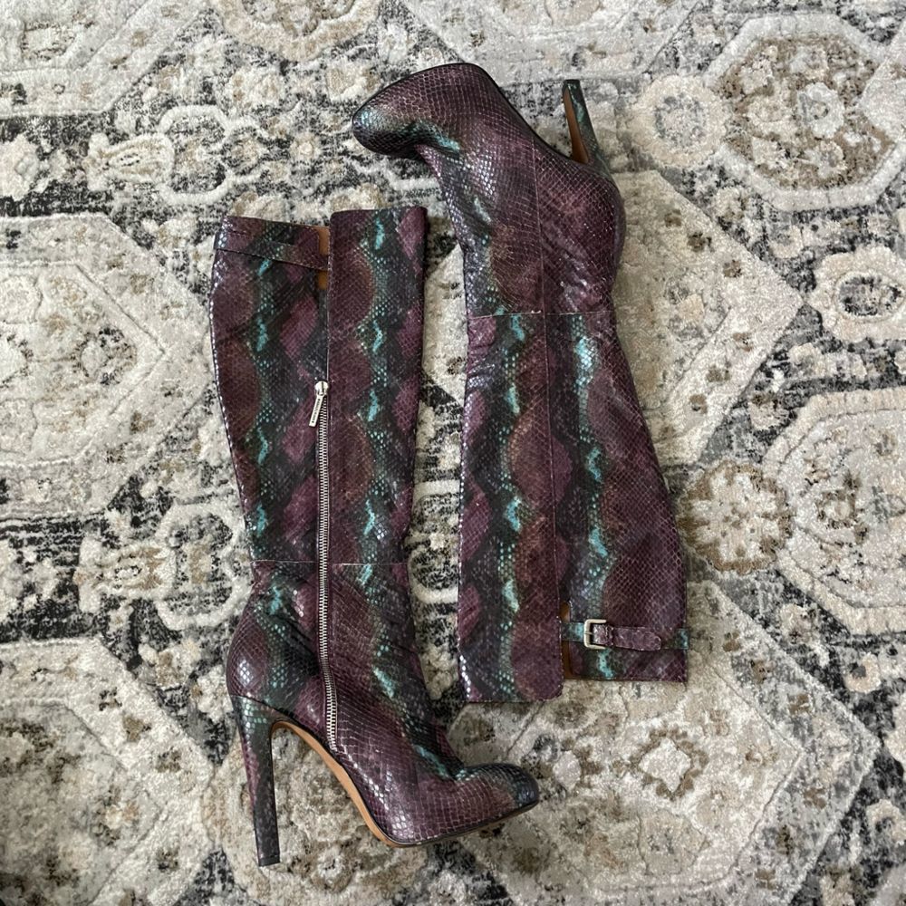 Donald J Pliner Dion Purple Snake Print Embossed Leather Platform Boots size 9